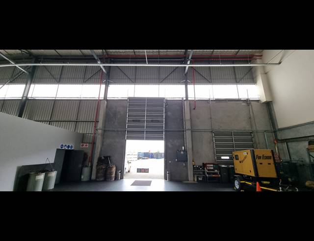 1,145M² WAREHOUSE TO LET IN GLEN MARAIS
